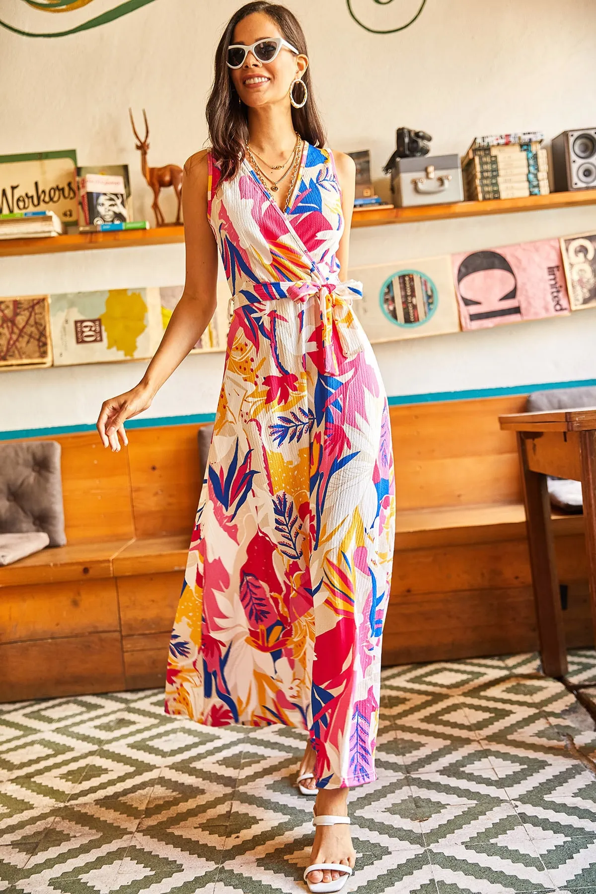 Olalook  Fuchsiafarbenes, florales, zweireihiges Maxi-Strickkleid mit Gürtel und Struktur ELB-19001745