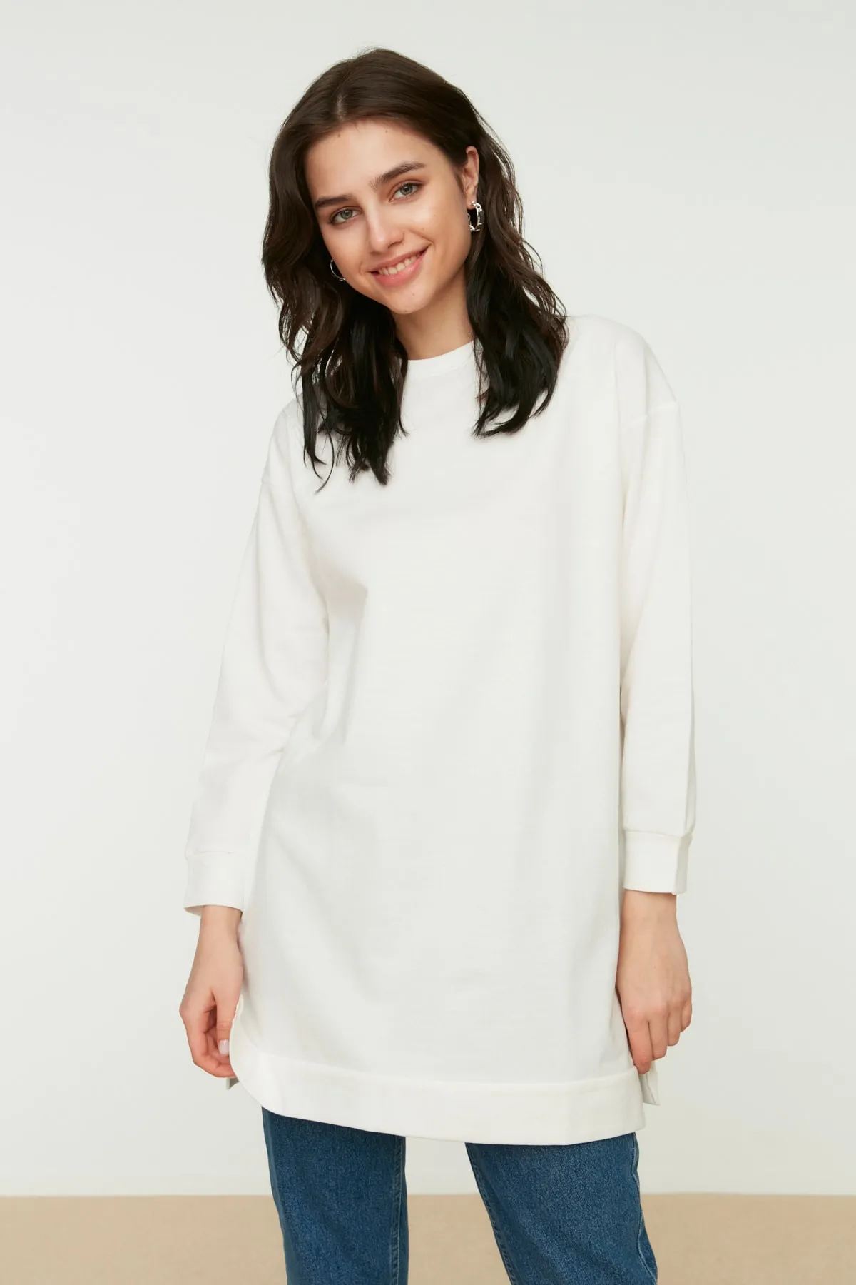 Trendyol Modest  Marineblau-Ecru 2er-Pack Basic-Strick-Sweatshirt mit Rundhalsausschnitt TCTAW22TW0152