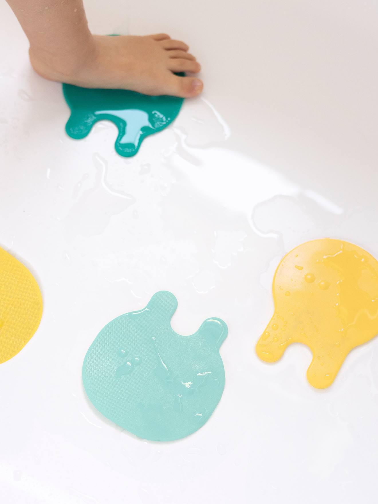 Quut Baby Badewannen-Saugmatten in Quallenform Grippi QUUT - violett