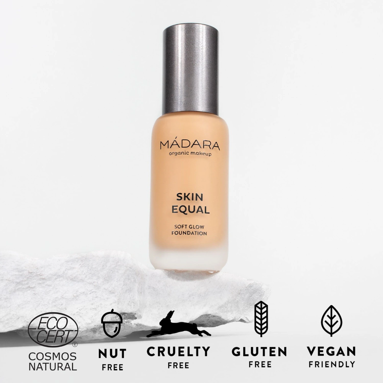Rozjasňujúci podkladový make-up MÁDARA SPF15