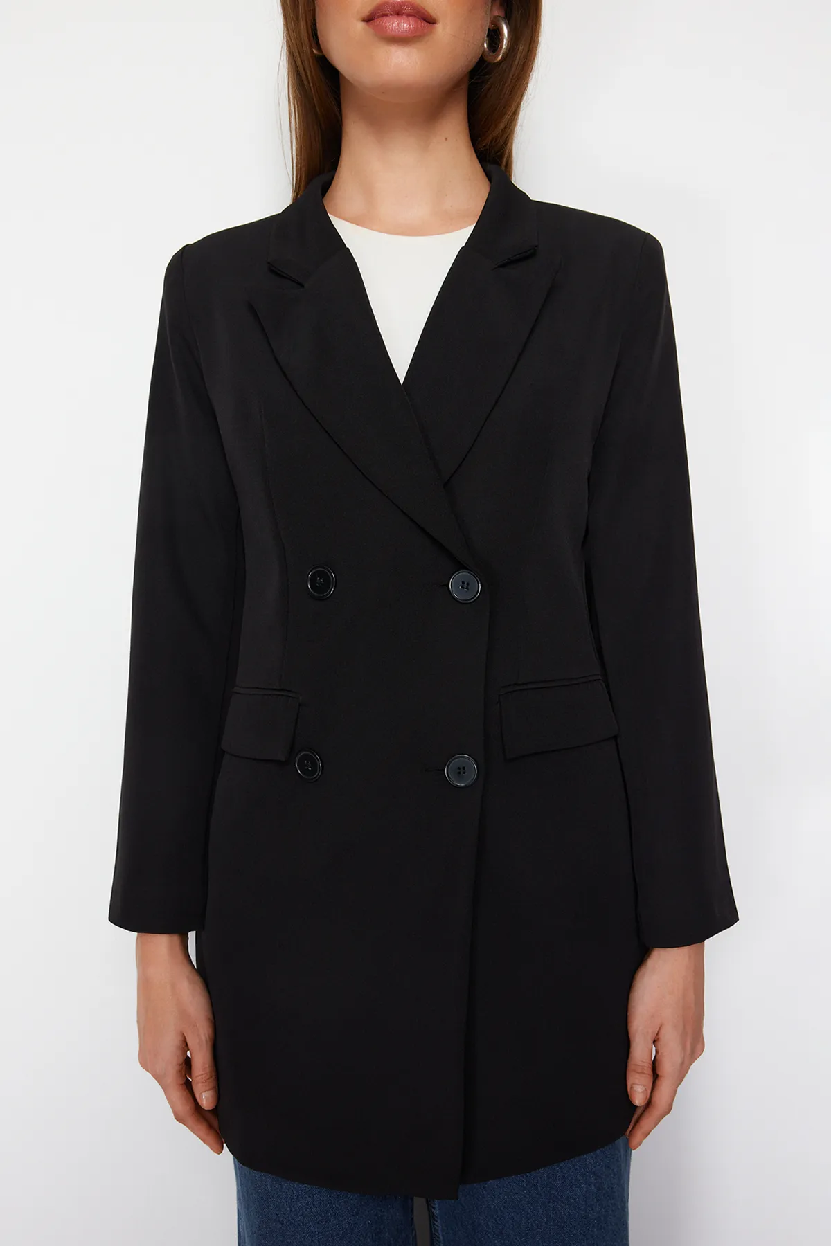 Trendyol Modest  Schwarzer Blazer aus Webstoff mit doppelter Knopftasche und detailliertem Futter TCTAW22CK0007