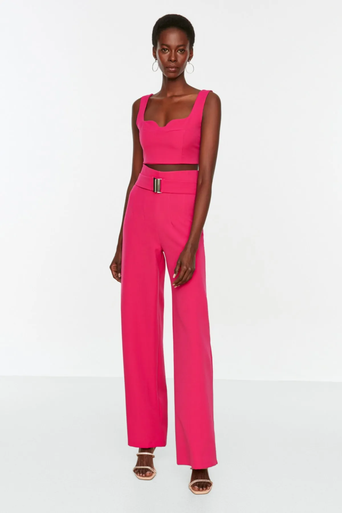 Trendyol Collection  Fuchsiafarbene Bluse mit Kragen TPRSS22BZ0444