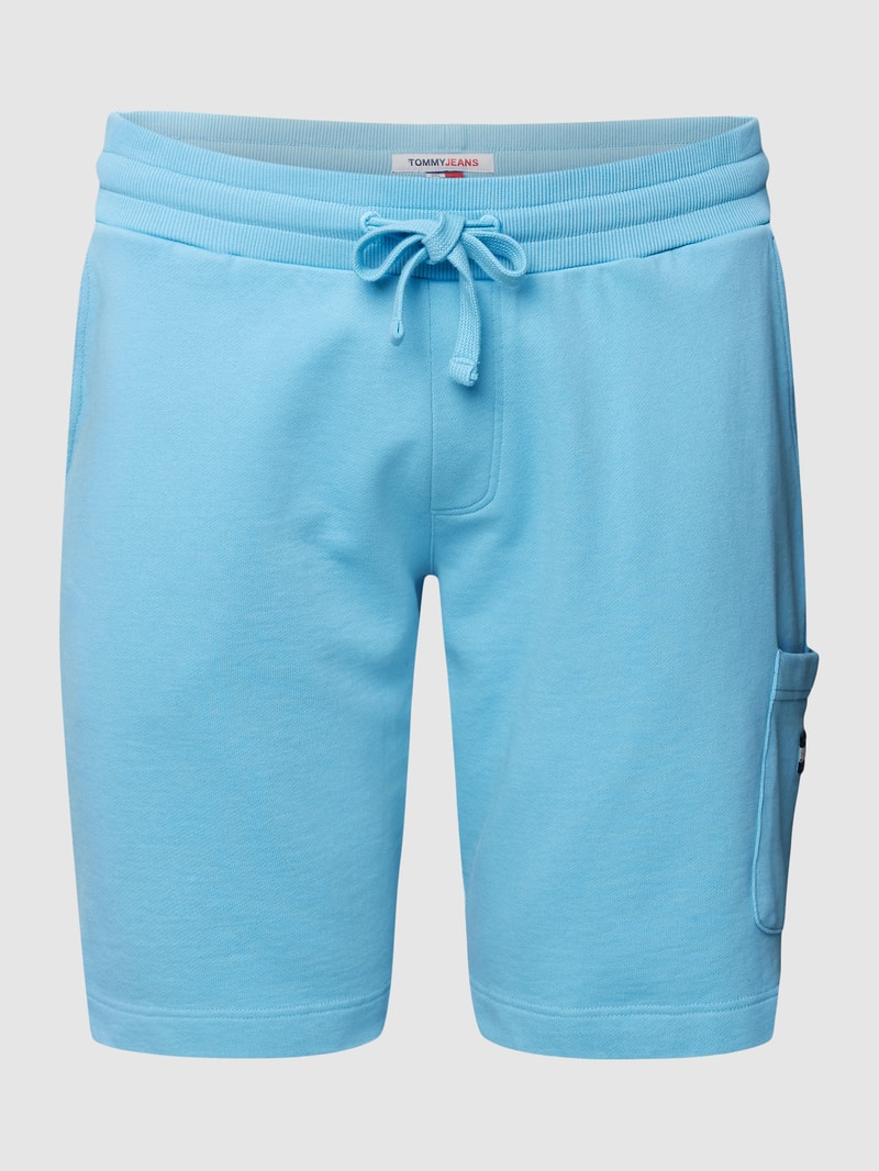PLUS SIZE Sweatshorts mit Label-Patch in hellblau