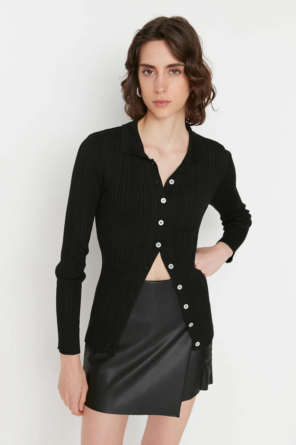 Trendyol Collection  Schwarzer Rollkragen-Strickcardigan TWOAW20HI0070