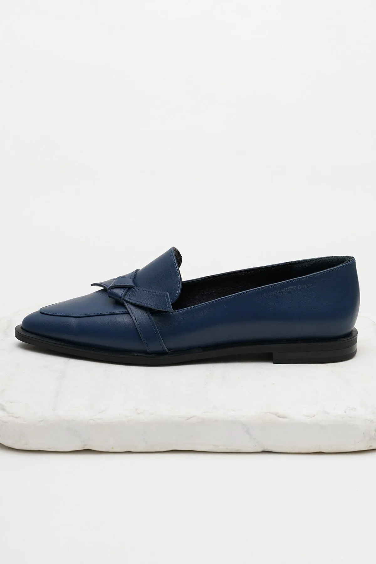Mio Gusto  Ezra Damen-Loafer-Tagesschuhe aus echtem Leder in Marineblau