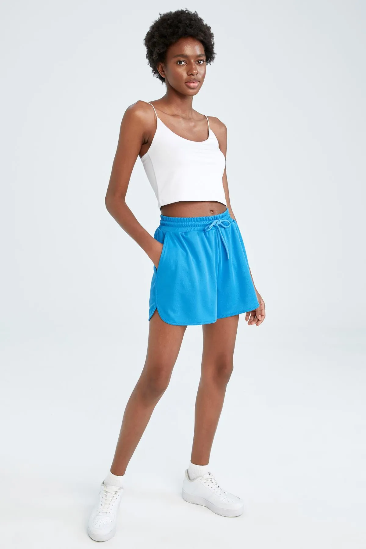 DeFacto  Passform: Shorts mit flexibler Taille