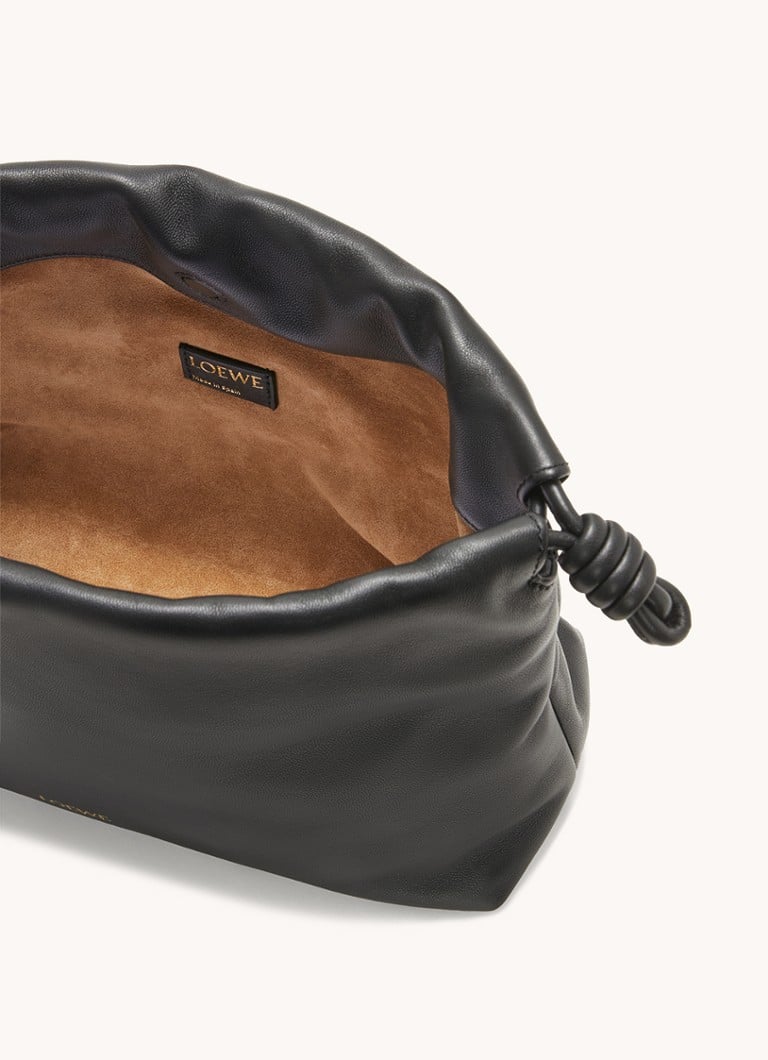 Geantă LOEWE Flamenco din piele de miel cu curea de umăr.