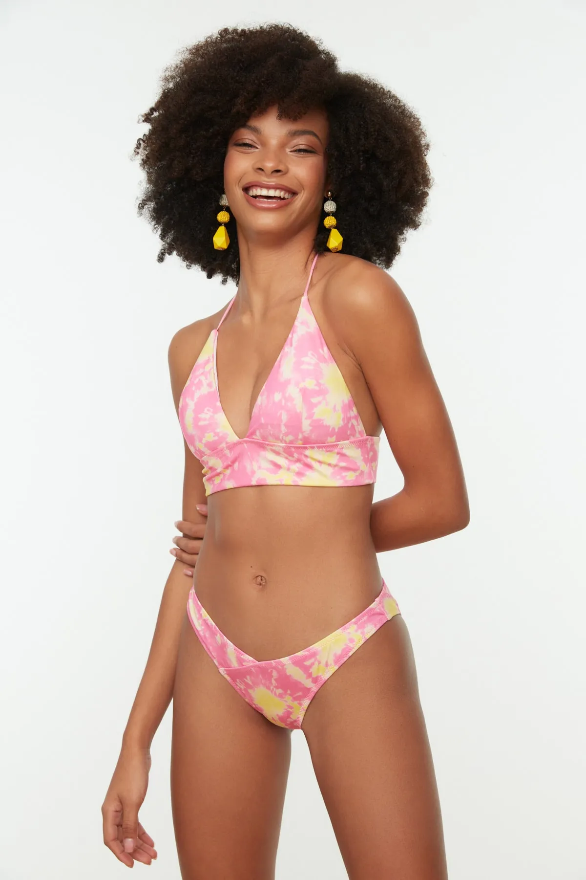 Trendyol Collection  Bikinihose mit Batikmuster und V-Ausschnitt TBESS22BA0024
