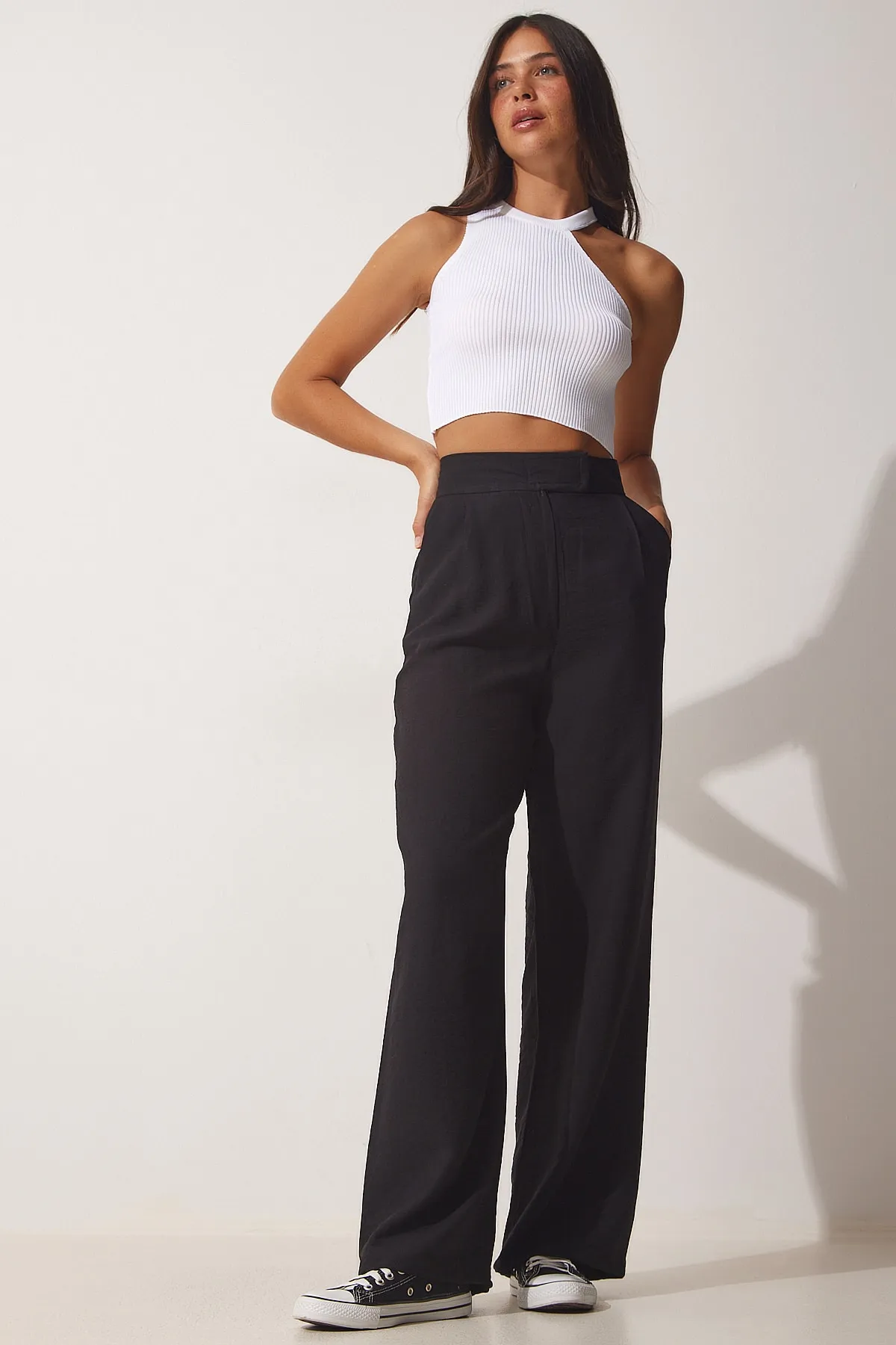 Happiness İstanbul  Schwarze lose Leinenhose mit Klettverschluss für Damen BV00074