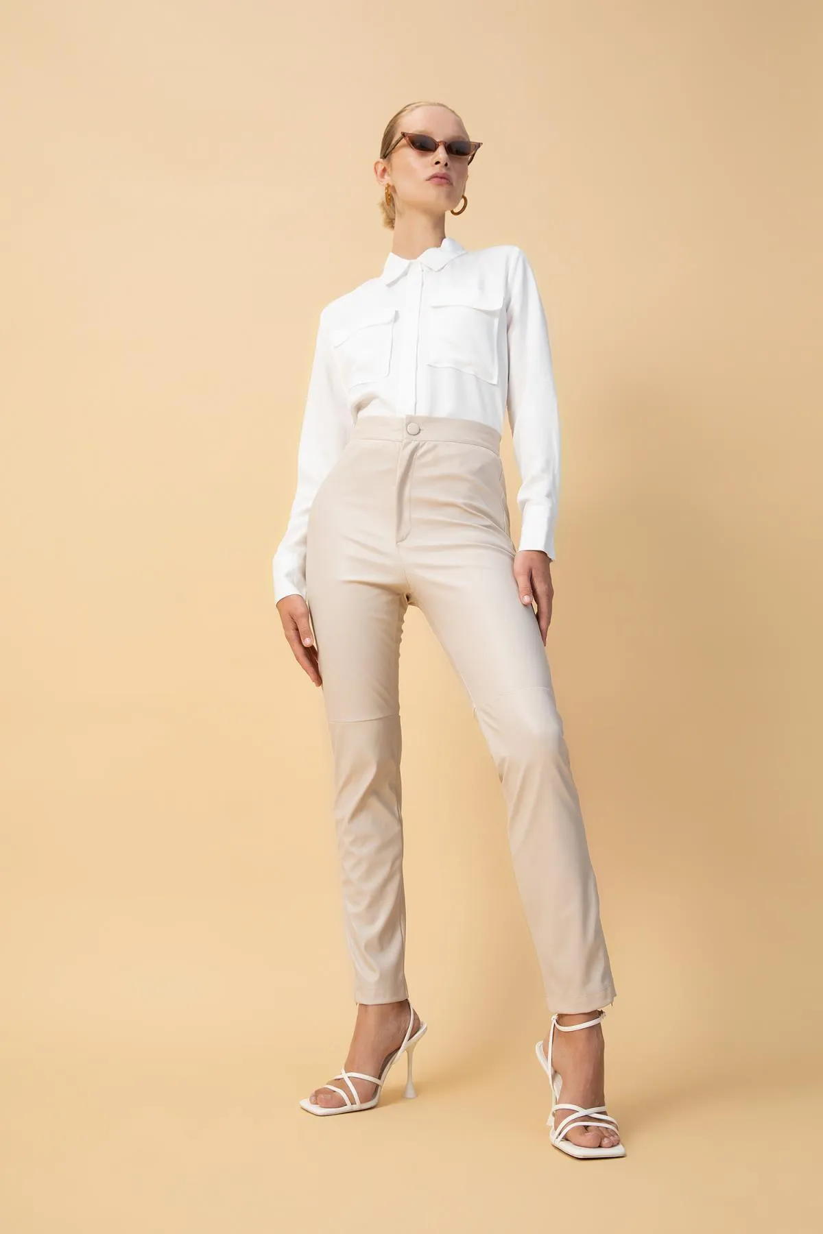 DeFacto  Leggings aus Kunstleder mit Reißverschluss am Bein und hoher Taille