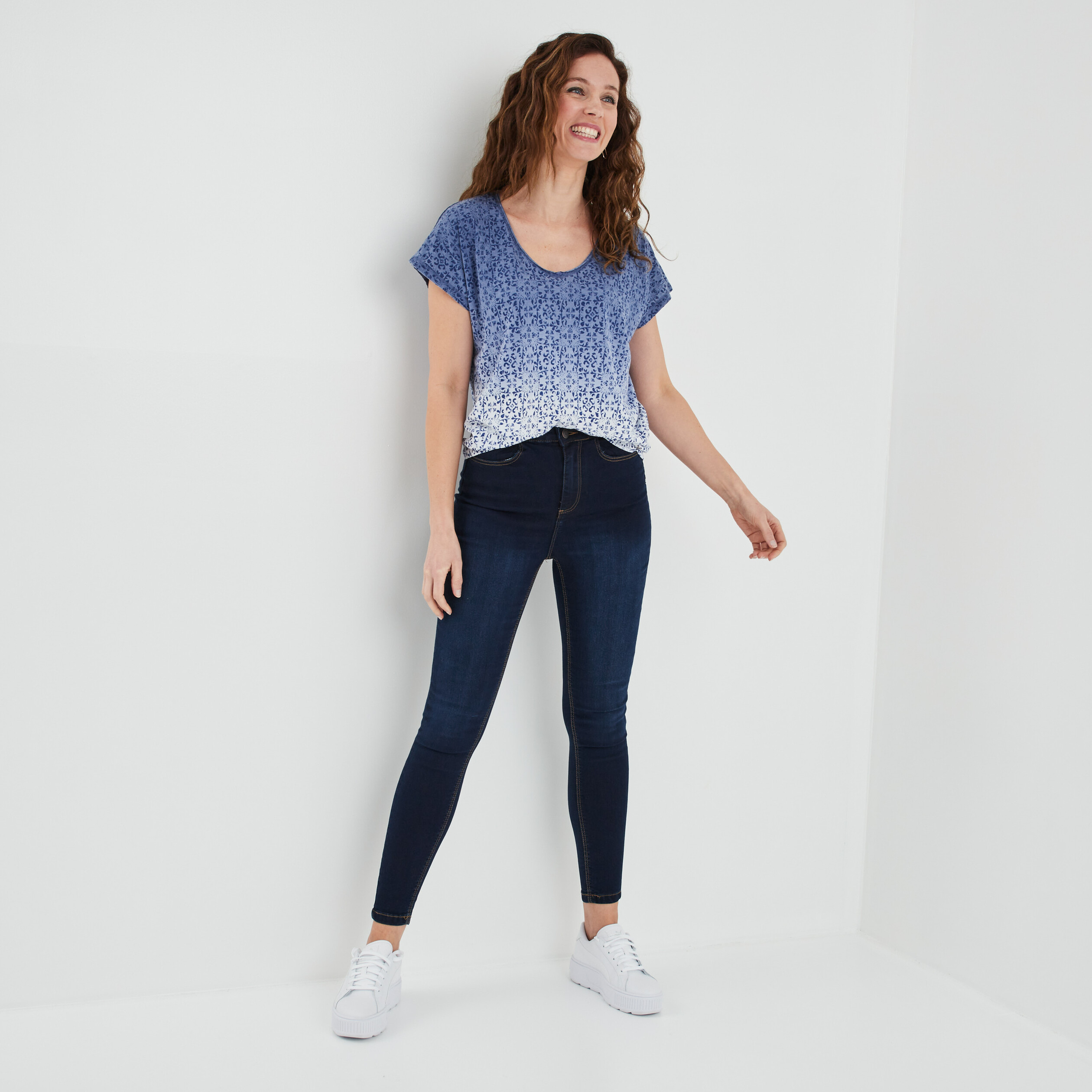 T-shirt manches courtes col en V Creeks bleu femme | La Halle