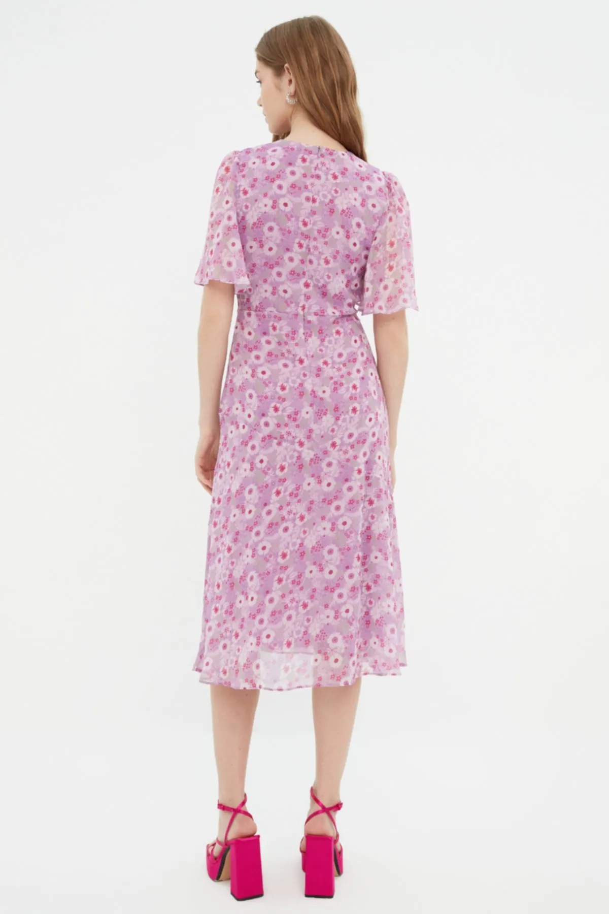 Trendyol Collection  Lilafarbenes A-Linien-Basic-Midikleid aus Chiffon TWOSS20EL0908