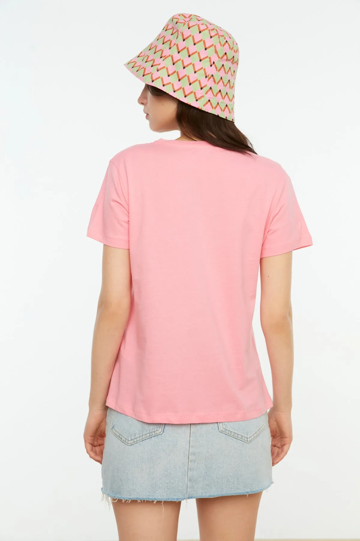 Trendyol Collection  Pink-Mintfarbenes 2er-Pack gestricktes T-Shirt aus 100 % Baumwolle mit Rundhalsausschnitt und Single-Jersey TWOSS20TS0141