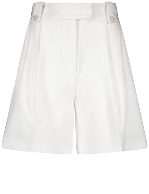 Shorts aus Stretch-Qualität