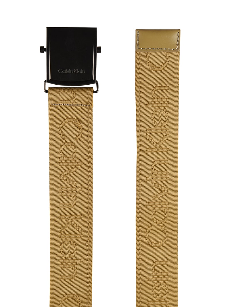 Gürtel aus Textil in camel
