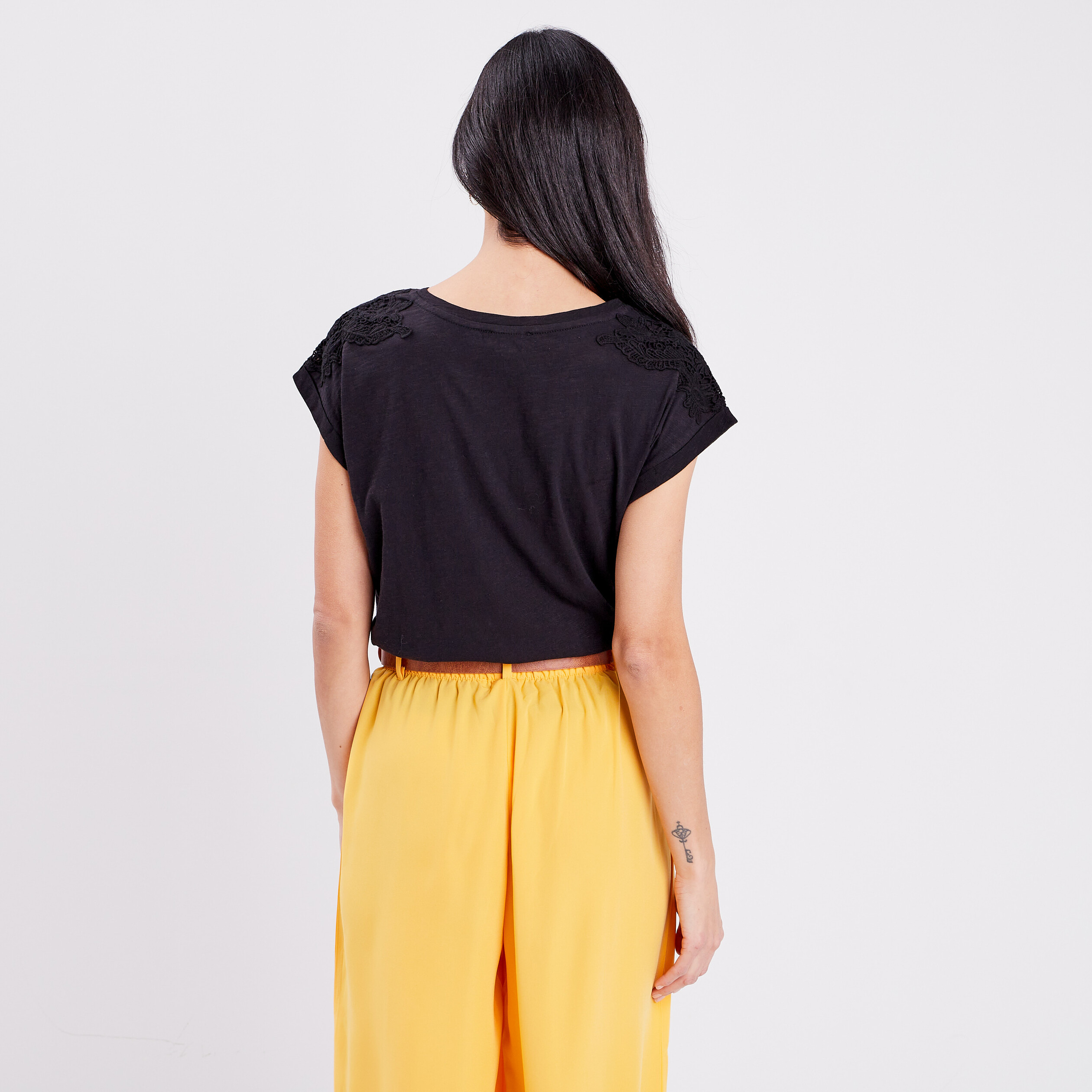 T-shirt manches courtes effet macramé noir femme | La Halle