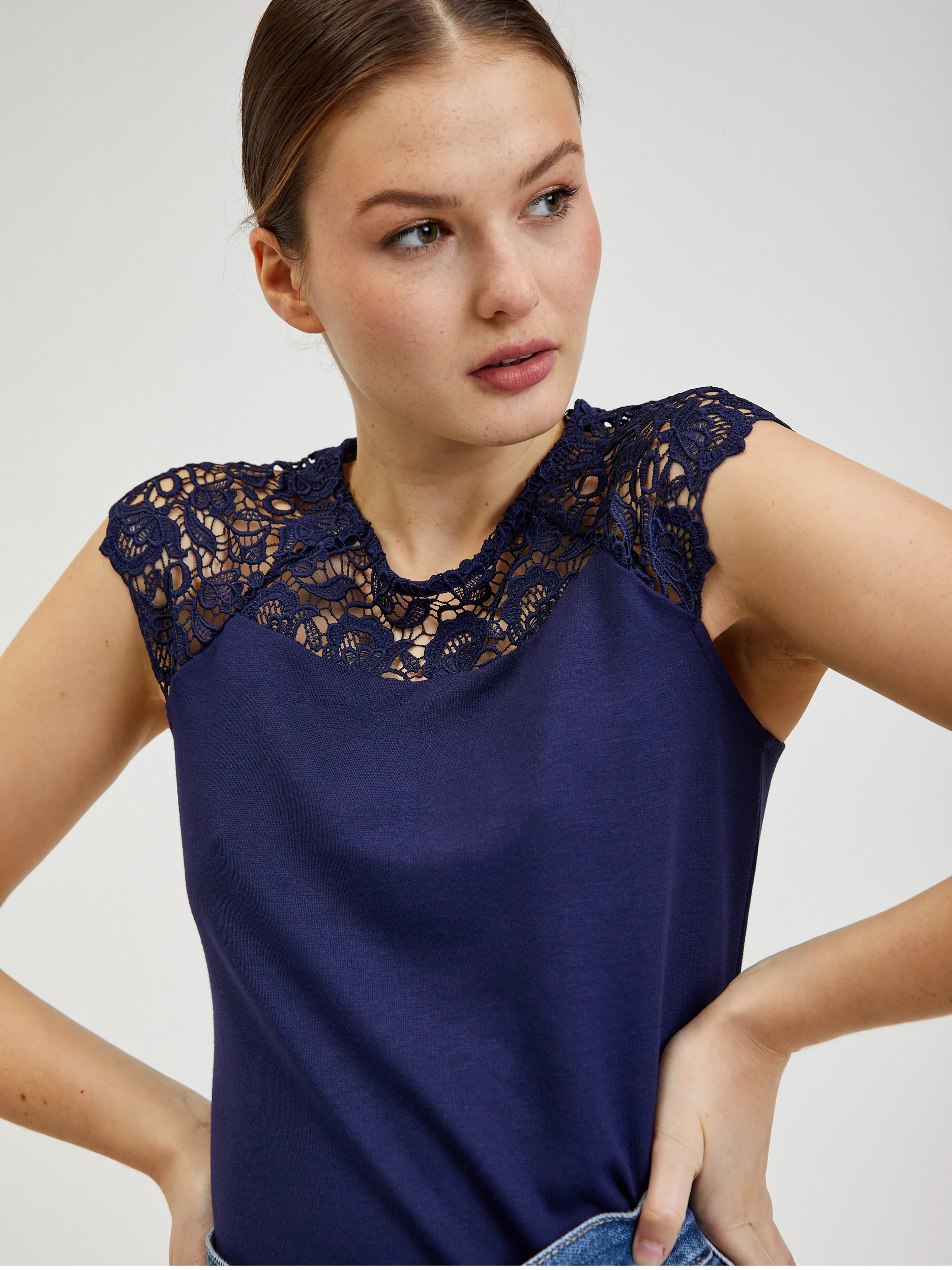 Dunkelblaues Damen T-Shirt mit Spitze ORSAY