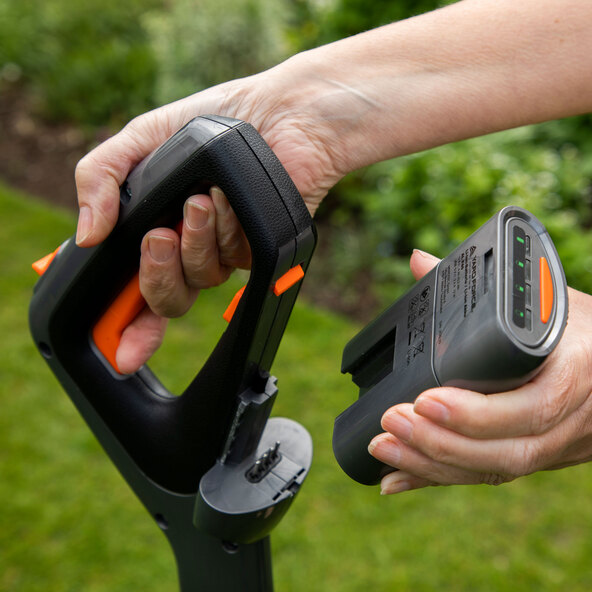 iFlex Mulchrasenmäher + Rasentrimmer-Aufsatz, 12 V