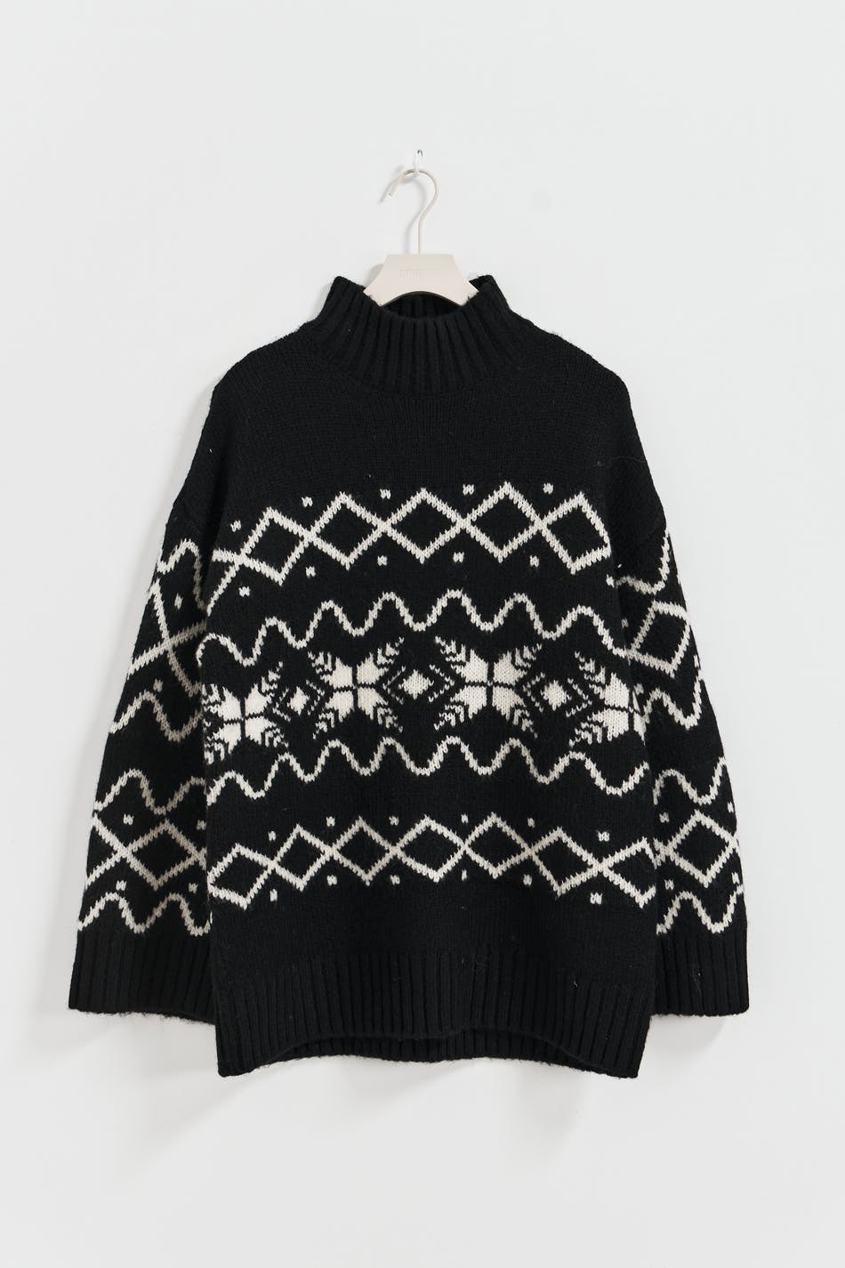 Jacquard knitted sweater