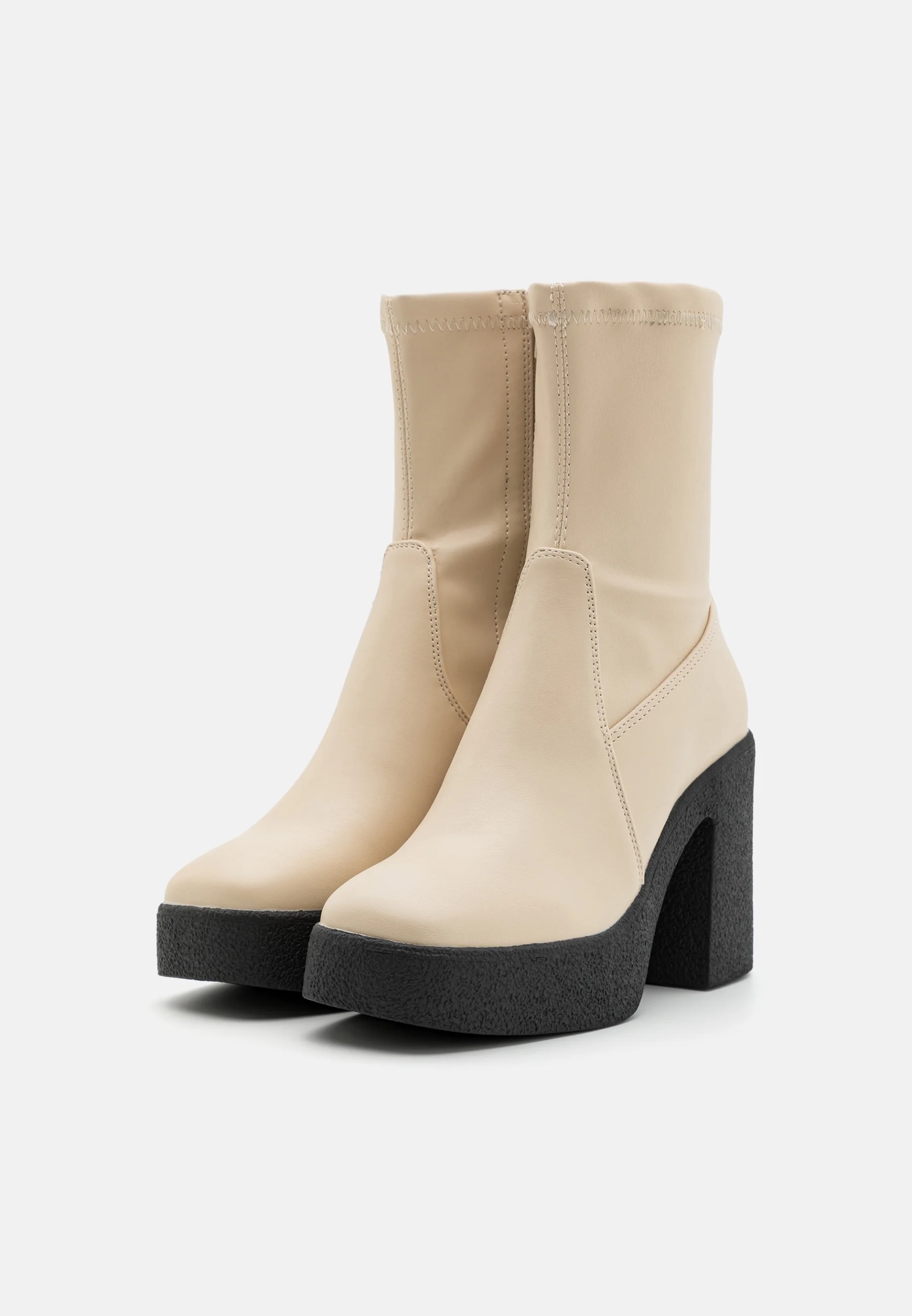 Botines de tacón par e impar