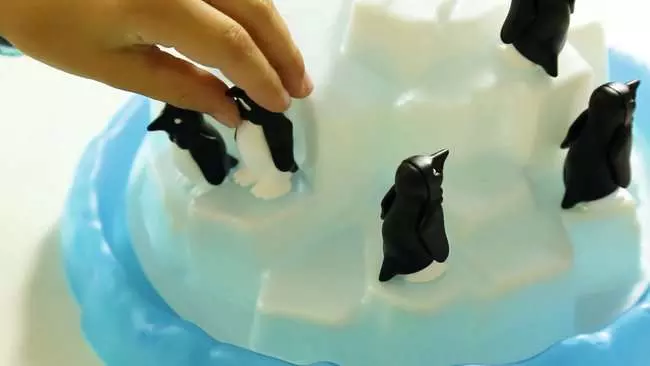 Plitsch - Platsch Pinguin - Kinderspiel ab 4 Jahren