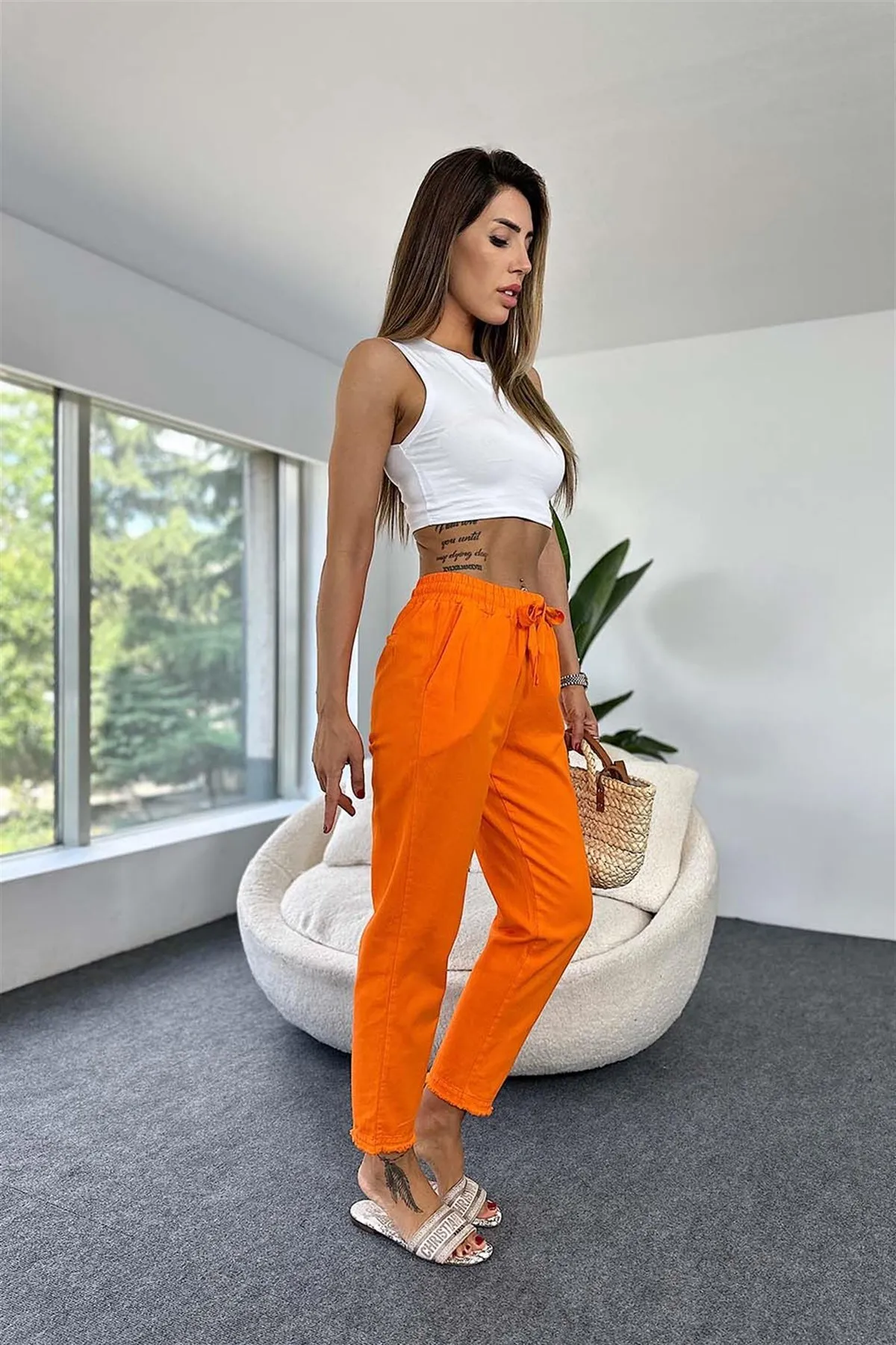Laluvia  Gefärbte Gabardine-Hose mit Quastendetail