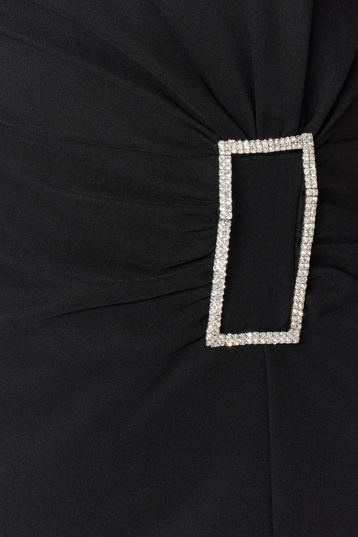 Trendyol Collection  Schwarzes langes Abendkleid mit Accessoire-Details TPRSS20AE0321