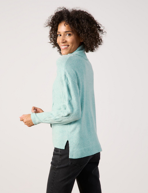Strickpullover mit Zopfmuster