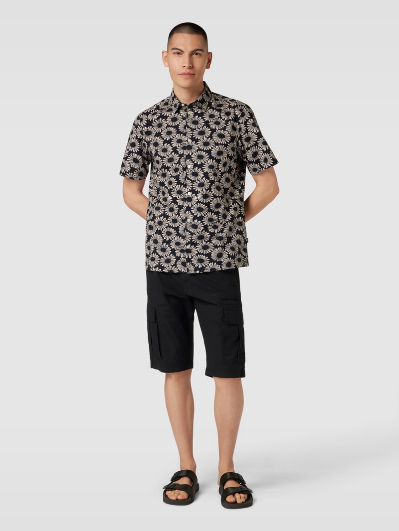 Cargoshorts mit Stretch-Anteil in schwarz