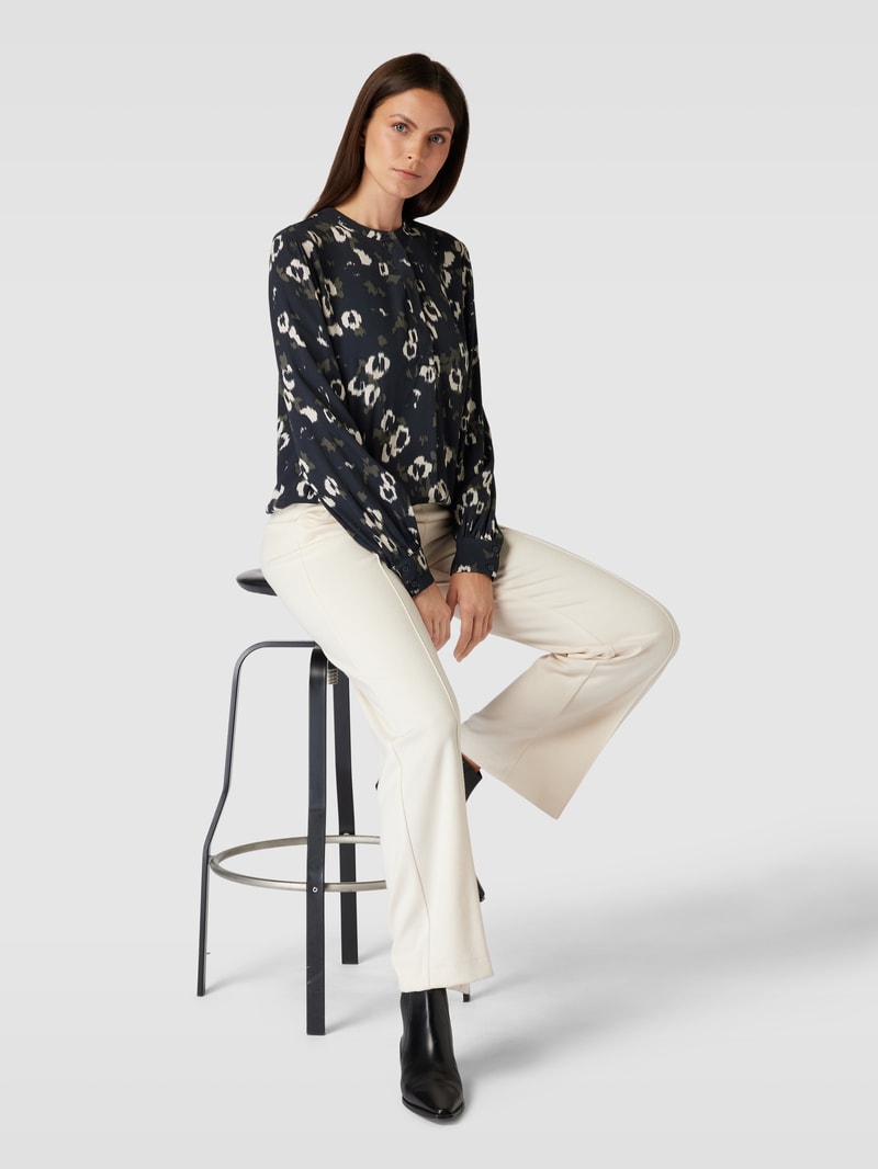 Bluse aus Viskose mit Allover-Muster in schwarz