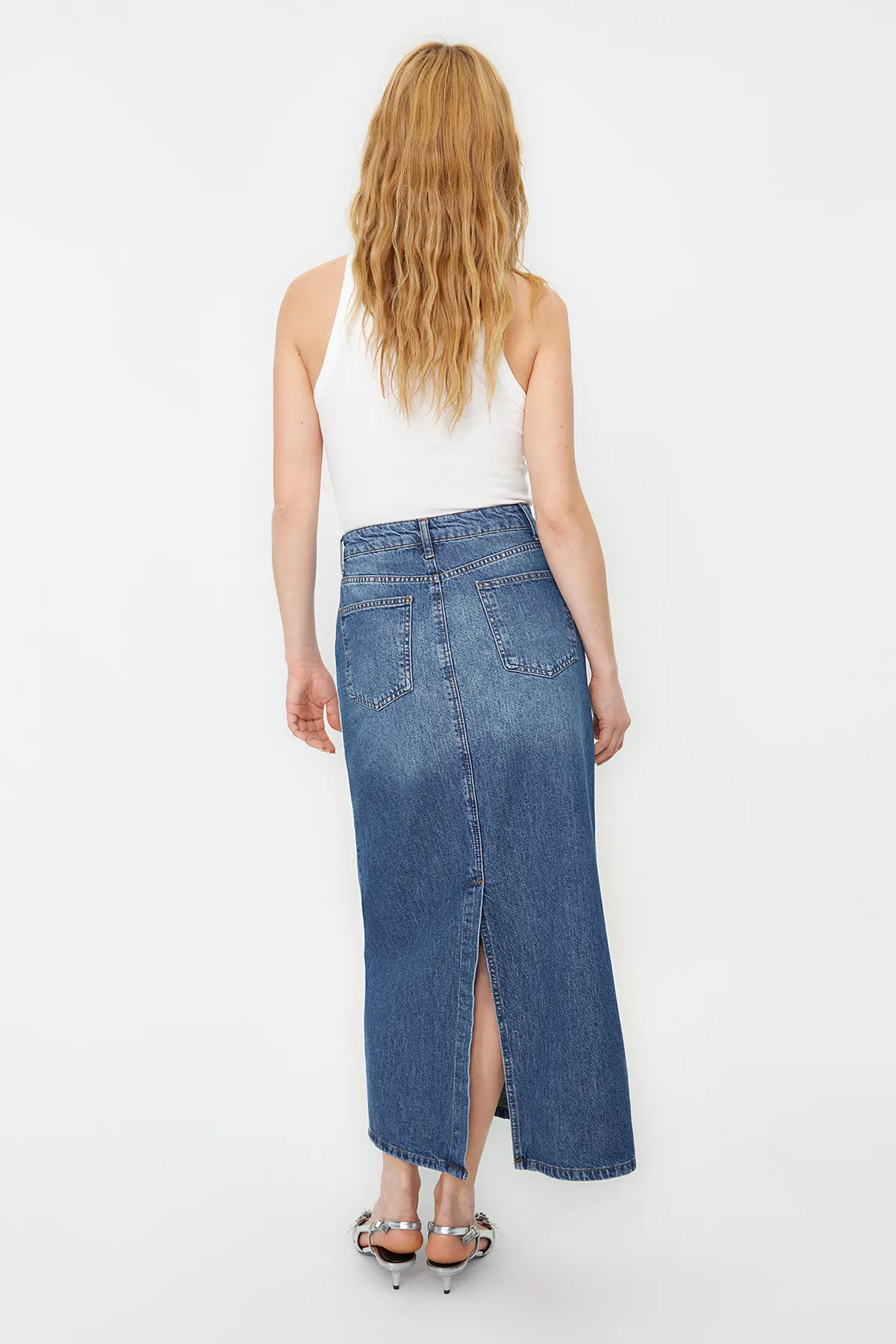 Trendyol Collection  Blauer Maxi-Jeansrock mit hoher Taille und detaillierten Nähten TWOSS24ET00009