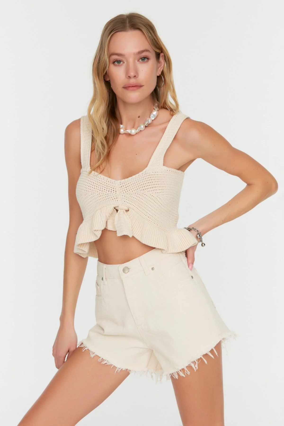 Trendyol Collection  Beige Denim Denim 100 % Baumwolle Shorts & Bermuda TBESS22SR0395