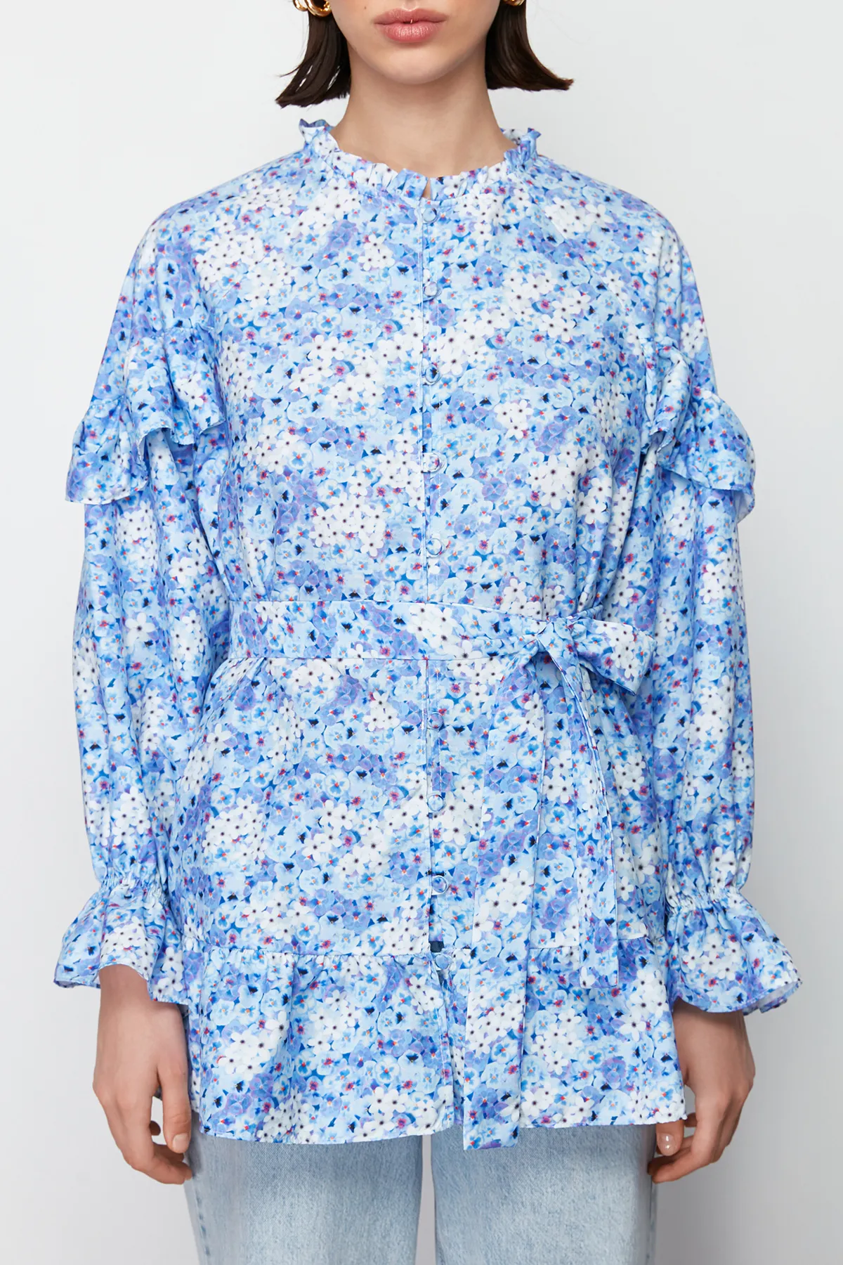 Trendyol Modest  Hellblaue gewebte Tunika mit Blumenmuster TCTSS24UK00025