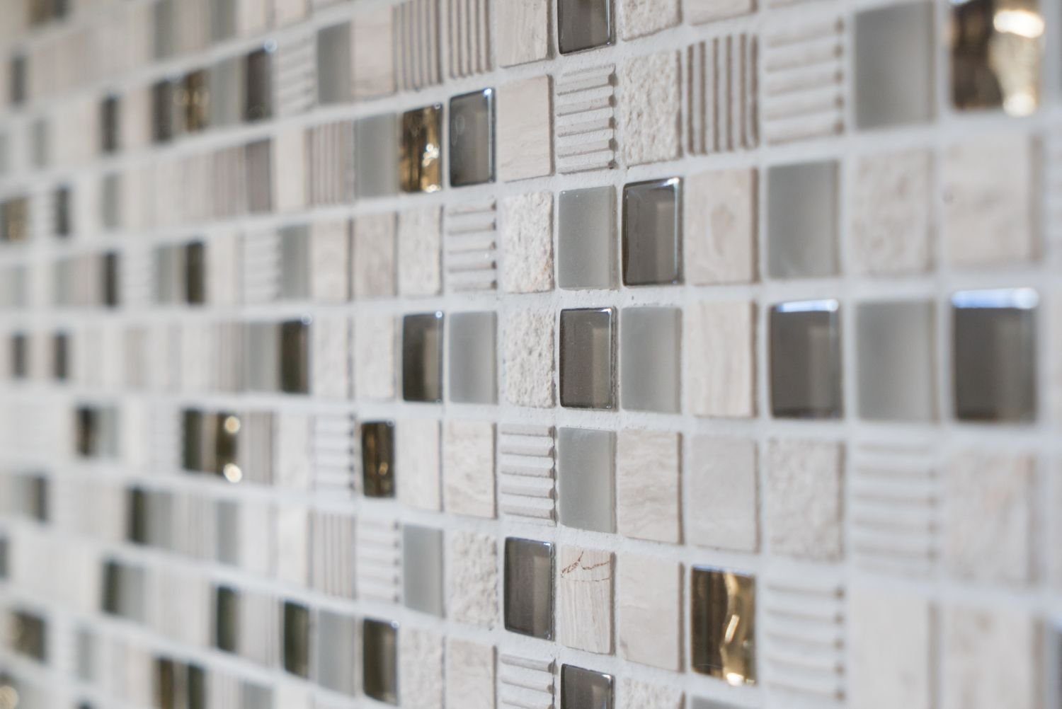 Mosani Mosaikfliesen Glasmosaik Naturstein Mosaik hellgrau gold matt / 10 Matten