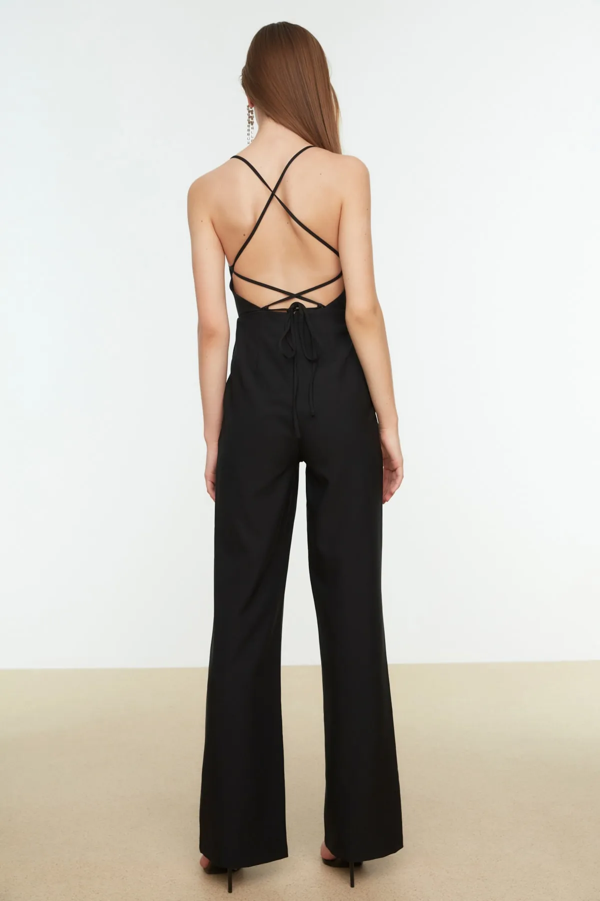 Trendyol Collection  Schwarzer gewebter Overall TPRSS21TU0115