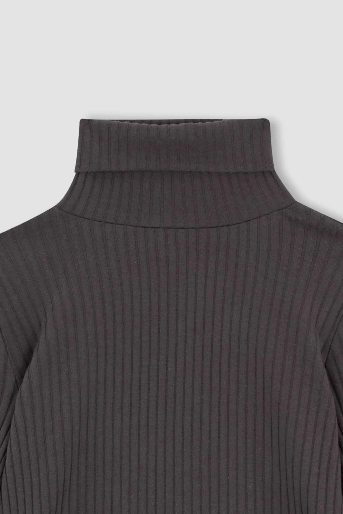DeFacto  Geripptes Camisole-Langarm-T-Shirt mit Rollkragen für Mädchen