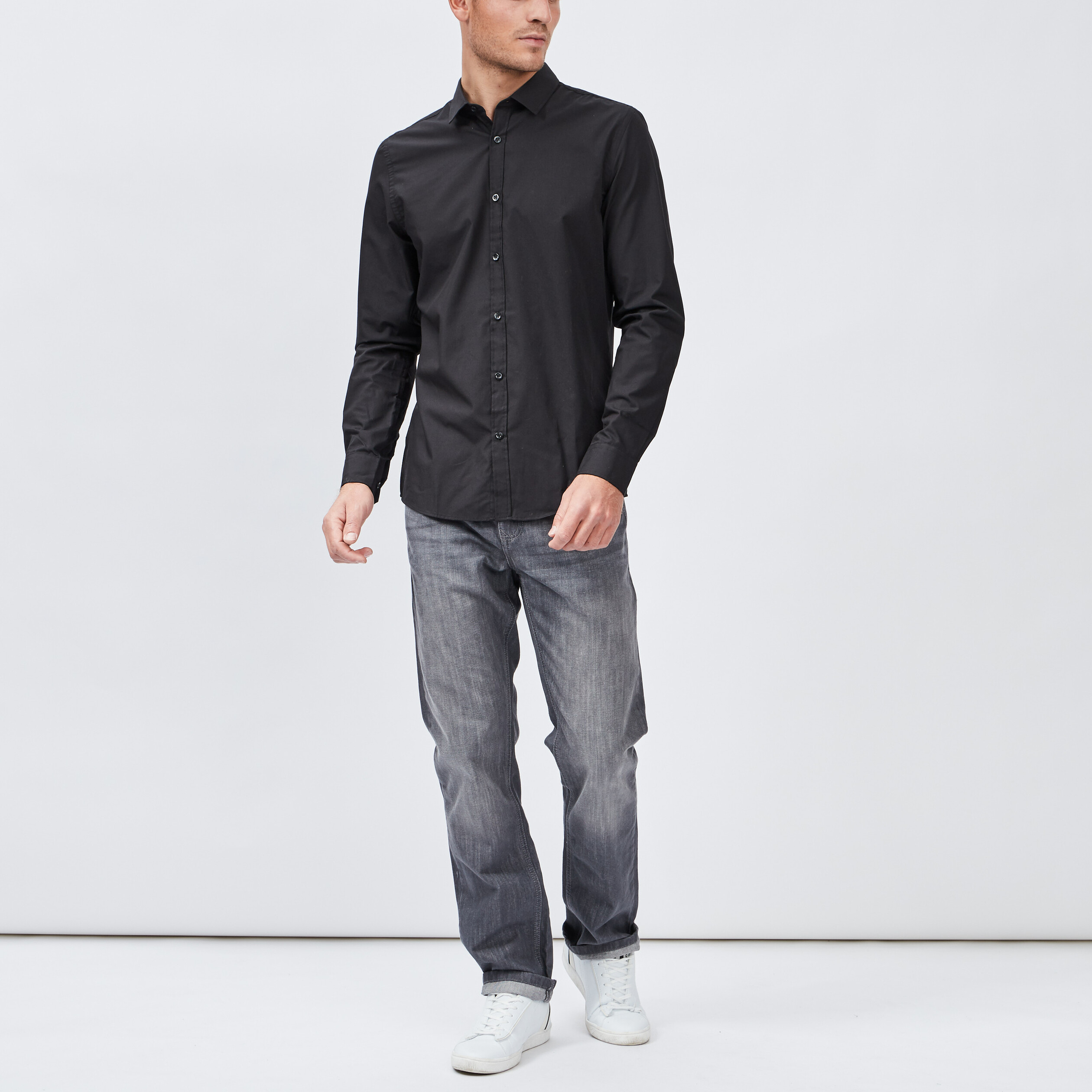 Chemise ajustée col italien noir homme | La Halle