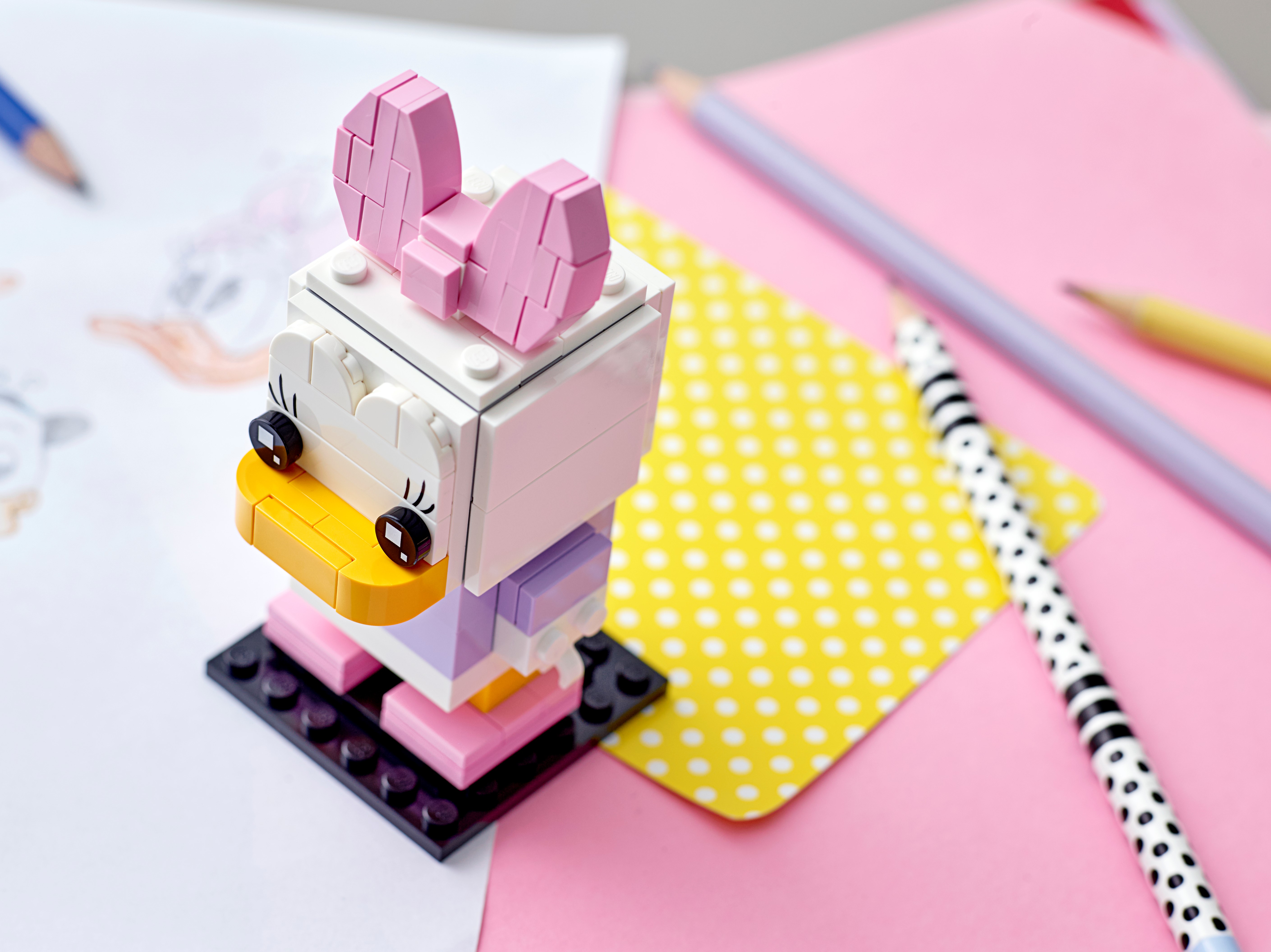 Daisy Duck 40476