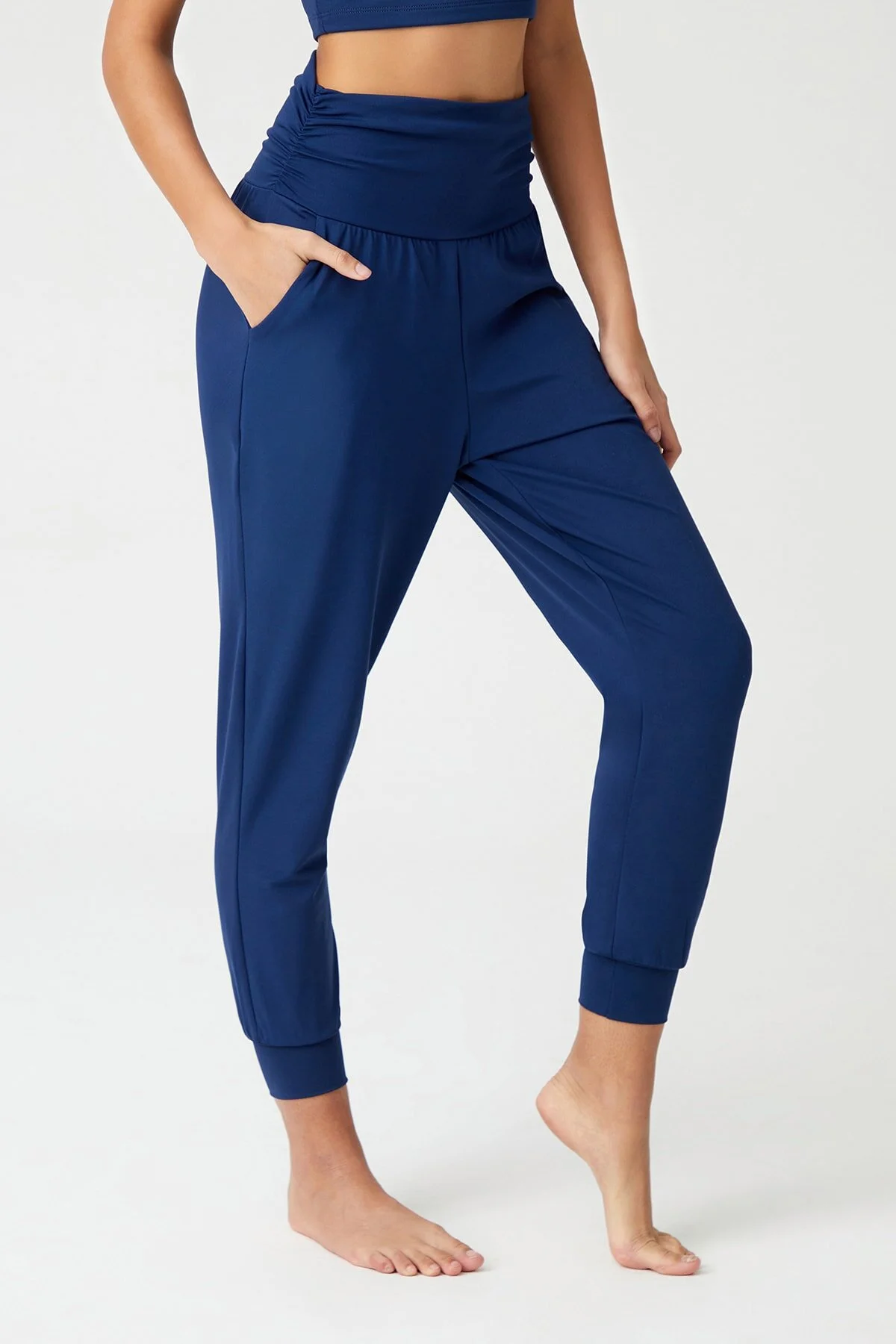 LOS OJOS  Marineblaue Haremshose mit elastischer Taille und Shalwar-Look, Yoga-Jogginghose