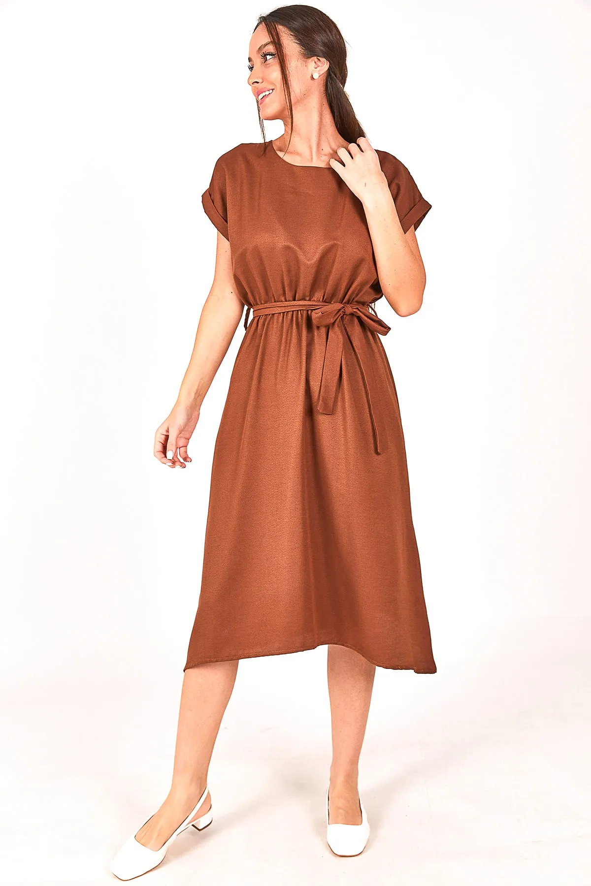 armonika  Damenkleid in Kaffeebraun mit elastischer Taille und Bindeband ARM-18Y001120
