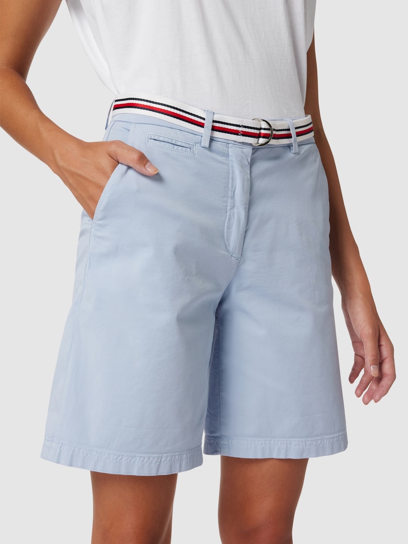 Bermudas mit Stoffgürtel in bleu