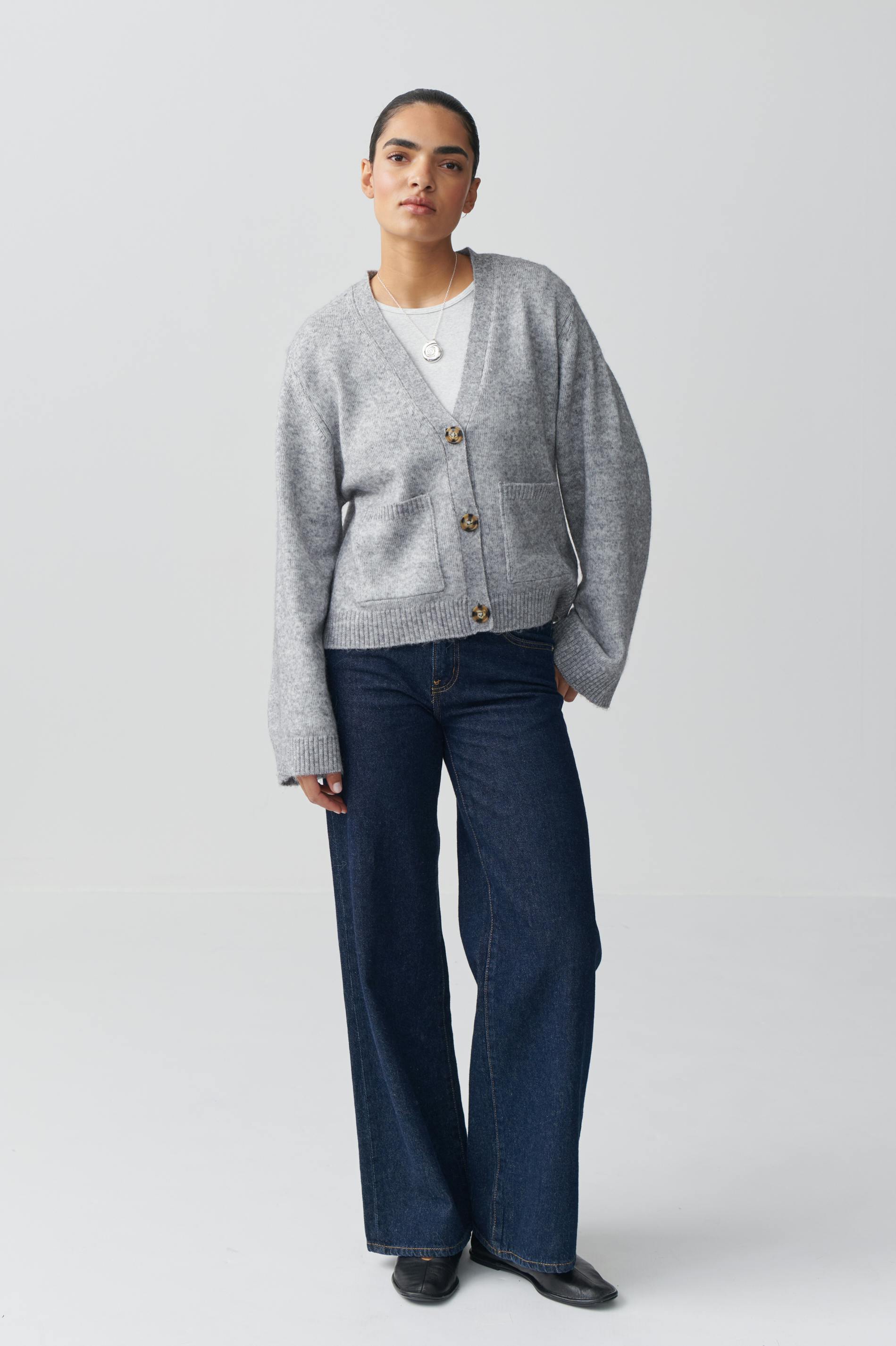 Relaxed knitted cardigan
