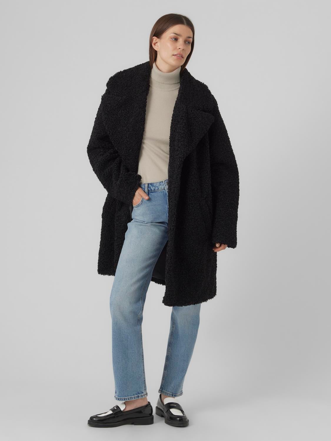 VMKYLIE Mantel