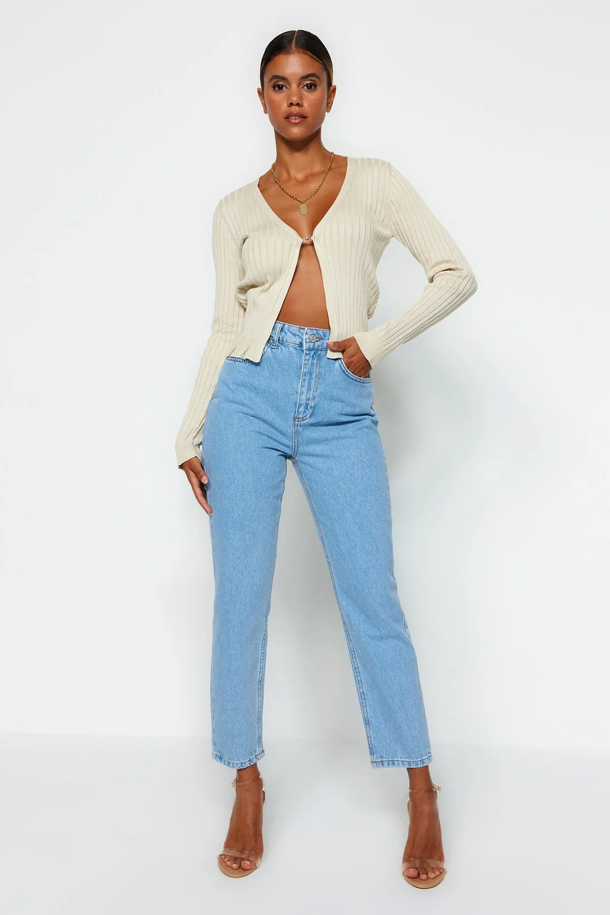 Trendyol Collection  Blaue High-Bel-Mom-Jeans TWOSS20JE0108