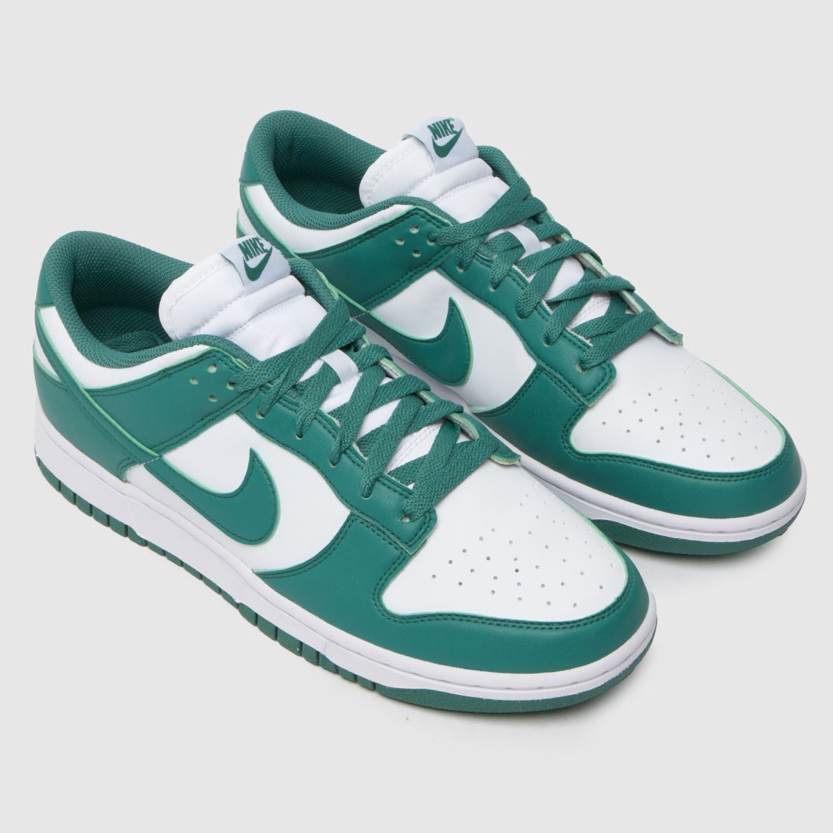 Nike Dunk Low-sneakers i vitt och grönt