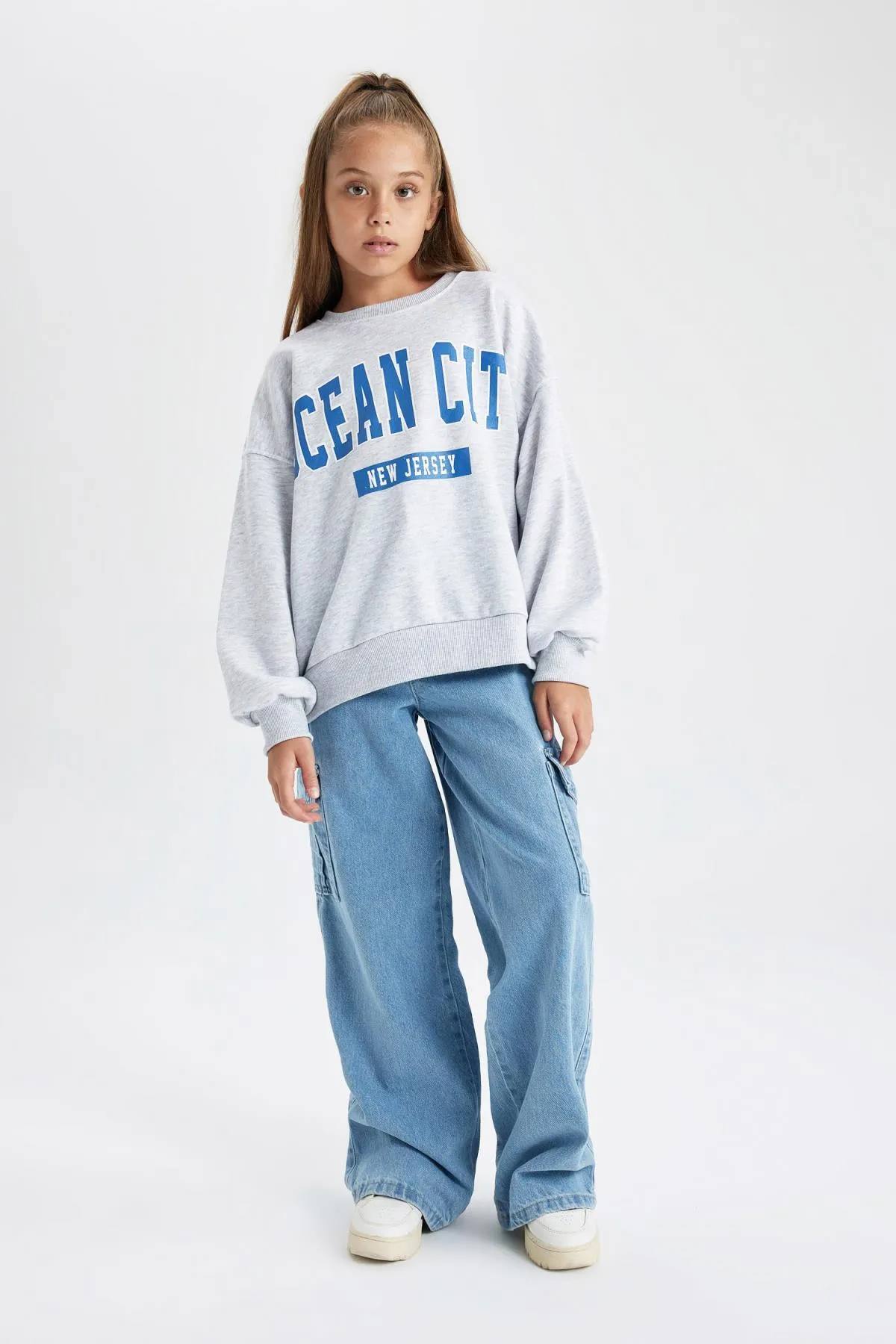 DeFacto  Mädchen-Sweatshirt mit Rundhalsausschnitt in Oversize-Passform B0954a823au