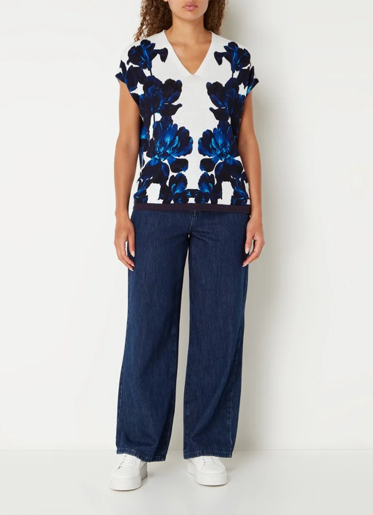 Top Mia di Phase Eight, in maglia fine, misto lino con stampa floreale.