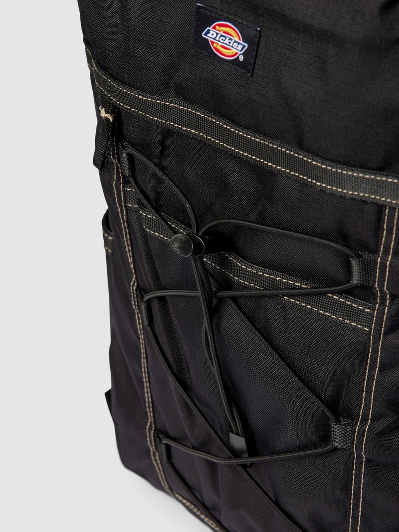Rucksack mit Label-Patch in schwarz