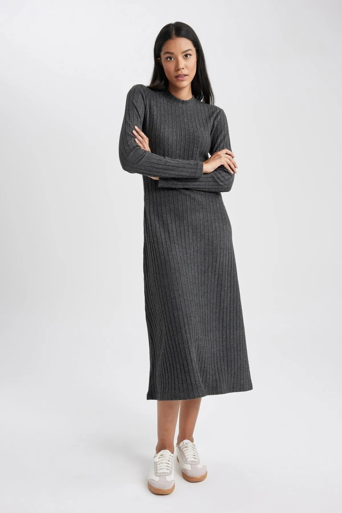DeFacto  Geripptes Camisole-Midi-Langarmkleid mit halbem Rollkragen
