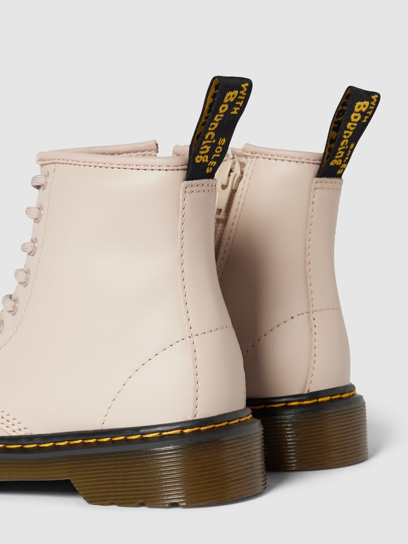 Schnürstiefel mit Zugschlaufe in beige